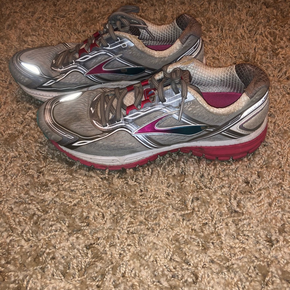 Women’s brooks running shoes, size 8